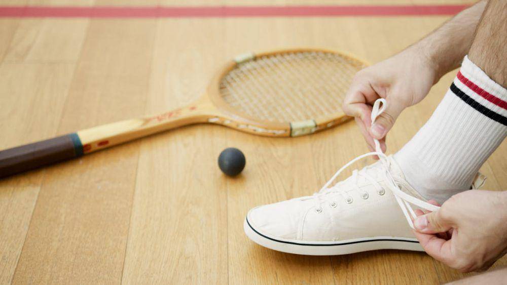 ilustrasi olahraga squash (pexels.com/Artem Podrez)