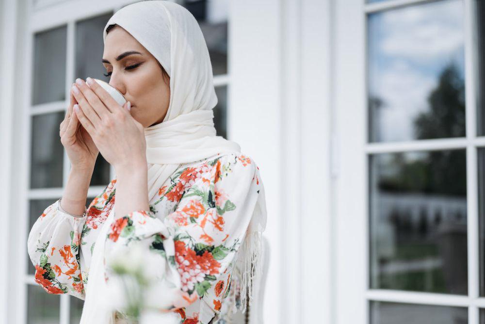 Biar Gak Cepat Haus, Ini 6 Waktu Terbaik Minum Air saat Puasa