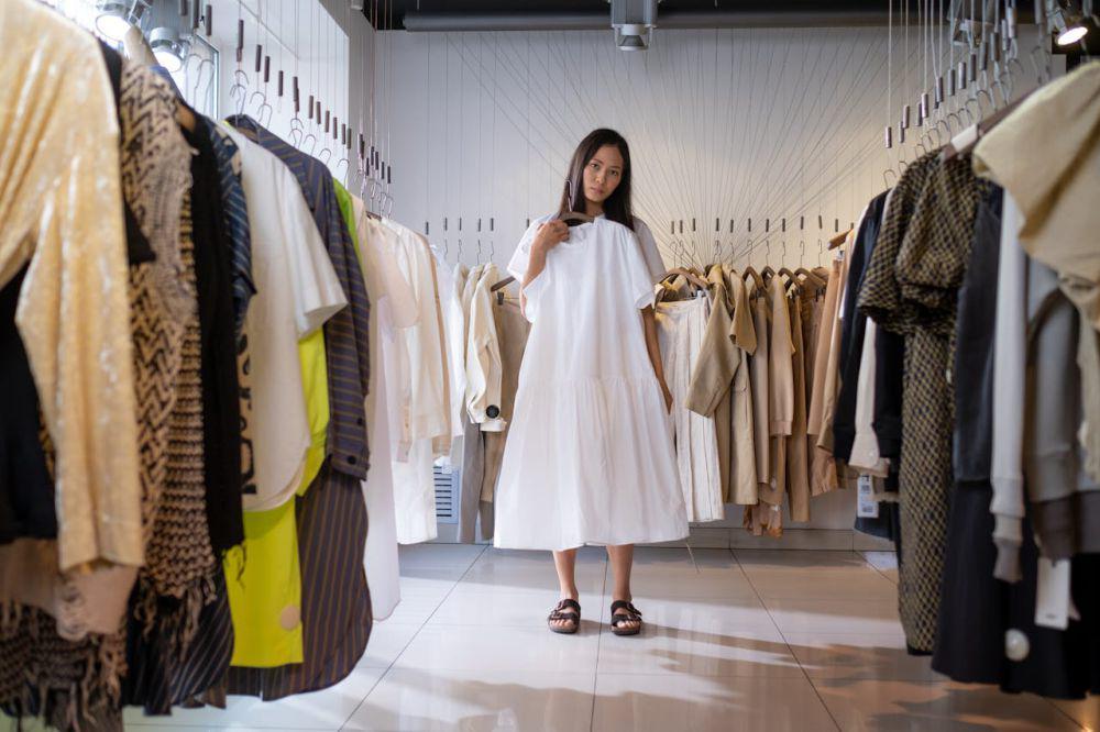 5 Tips Kuat Gak Belanja Baju Lebaran saat Bokek, Stop Memikirkannya!