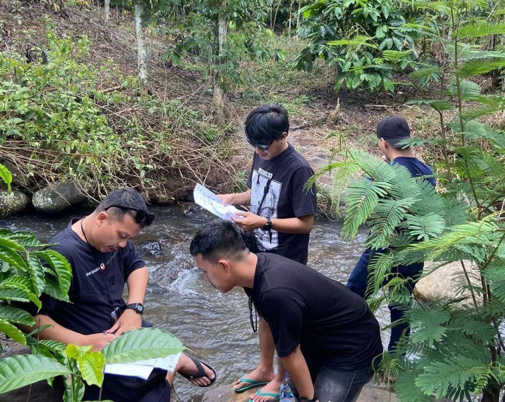 Para personel Band Hutan Tropis (Instagram: Hutan Tropis)
