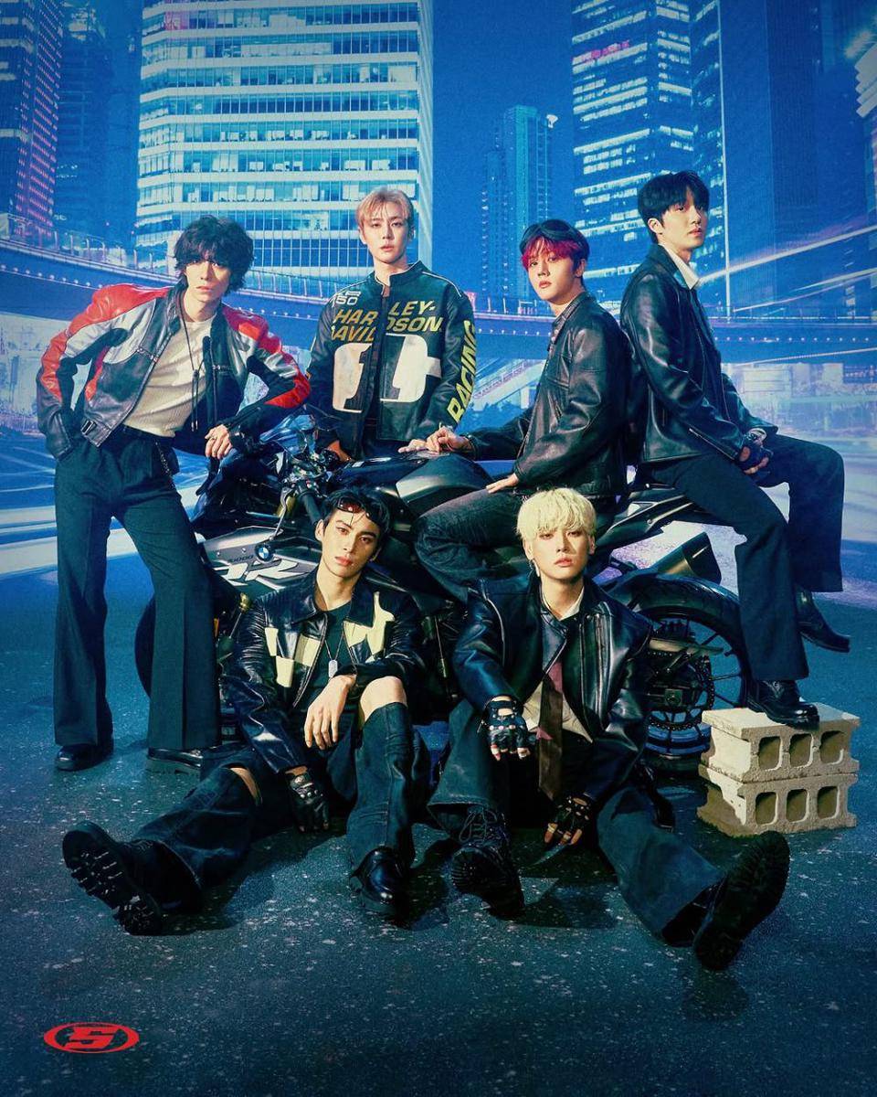 SF9 di mini album LOVE RACE (instagram.com/sf9official)