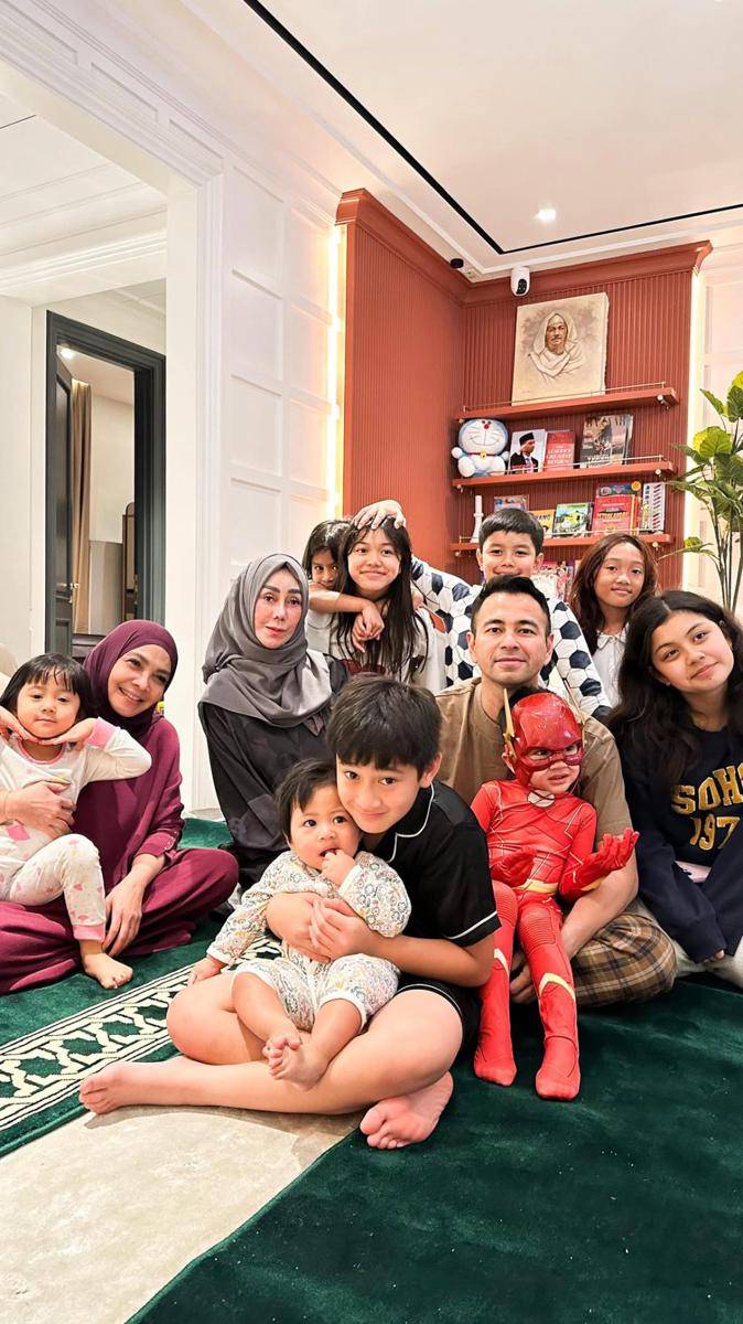 Cipung pakai kostum The Flash (instagram.com/raffinagita1717)