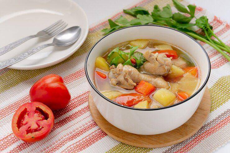 sup ayam menu makan malam keluarga