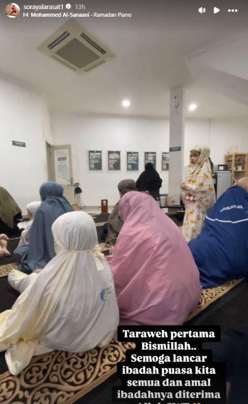 artis tarawih hari pertama (Instagram.com/sorayalarasat1)