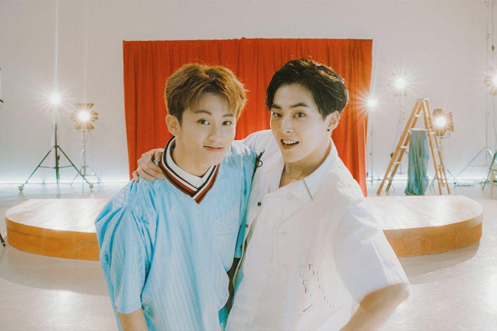 5 Bukti Perhatian Xiumin EXO pada Mark NCT, Akrab Banget!