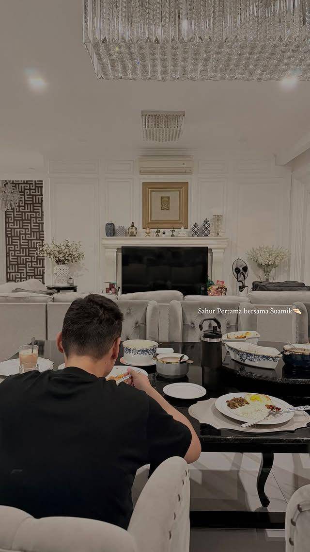 artis sahur hari pertama (Instagram.com/bebytsabina)