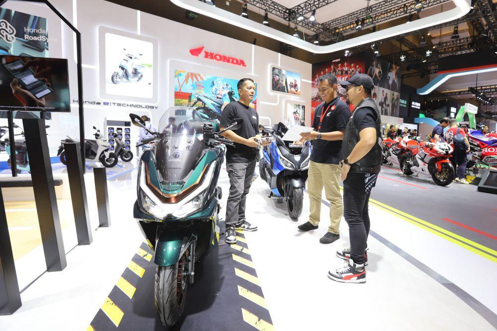 New Honda PCX160 Jadi Idola Konsumen di IIMS 2025