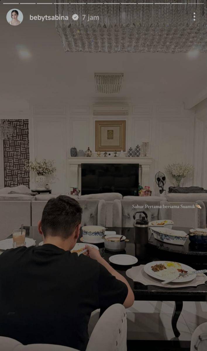 sahur pertama Beby Tsabina dan suami (instagram.com/bebytsabina)