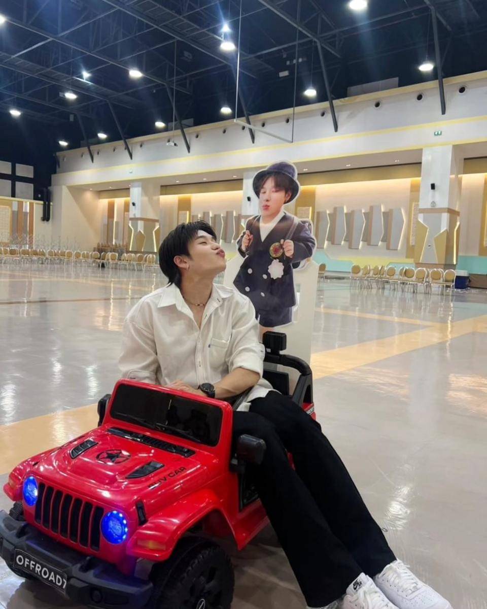 OOTD pakai kemeja ala Offroad Kantapon (instagram.com/totogaback)