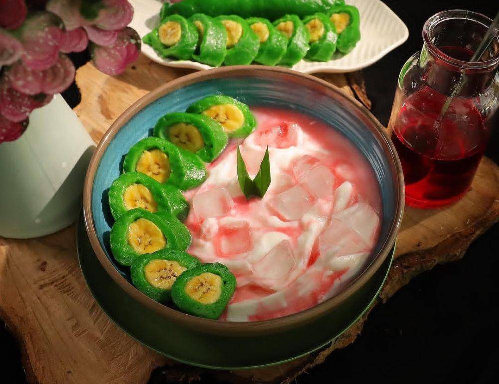 potret es pisang ijo khas Makassar (instagram.com/moucup)