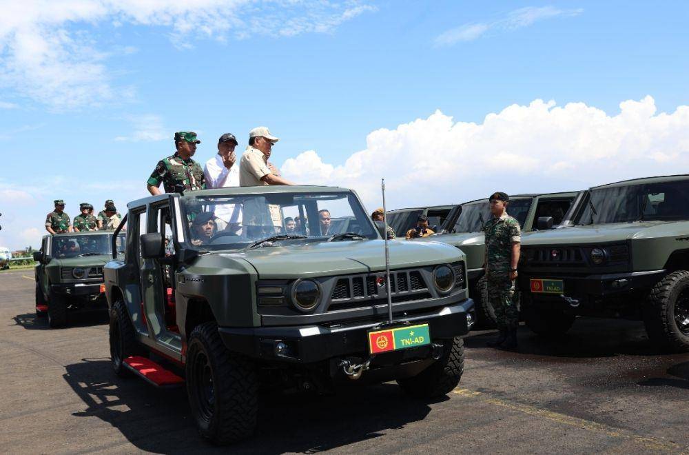 Kementerian Pertahanan menyerahkan 700 unit kendaraan operasional Maung produksi Pindad untuk TNI-Polri. (Dokumentasi Kemenhan)