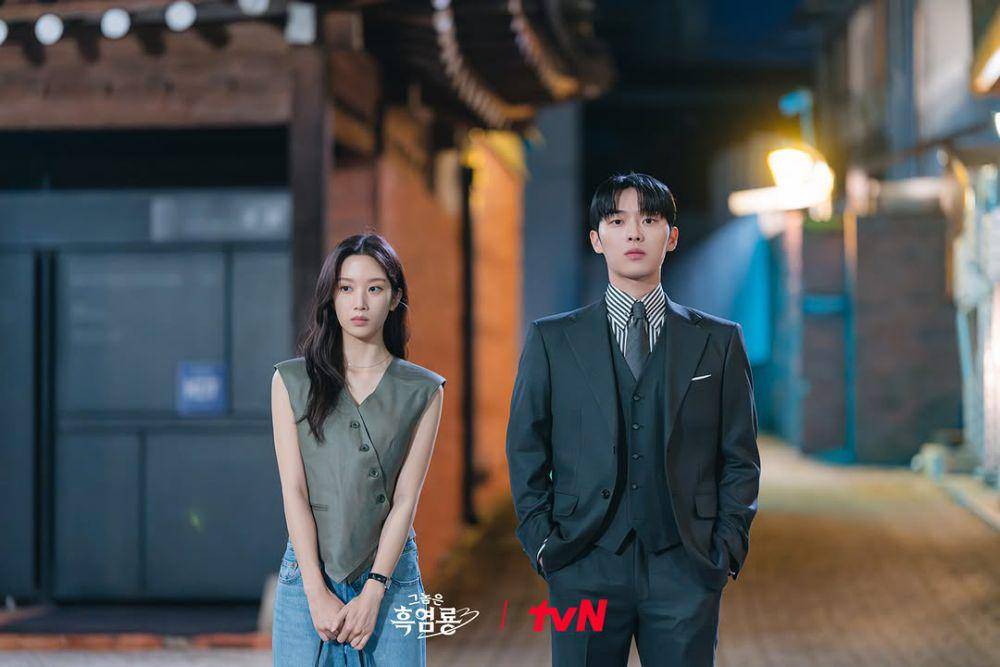 still cut My Dearest Nemesis (instagram.com/tvn_drama)