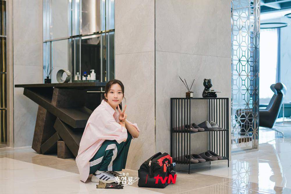 still cut My Dearest Nemesis (instagram.com/tvn_drama)