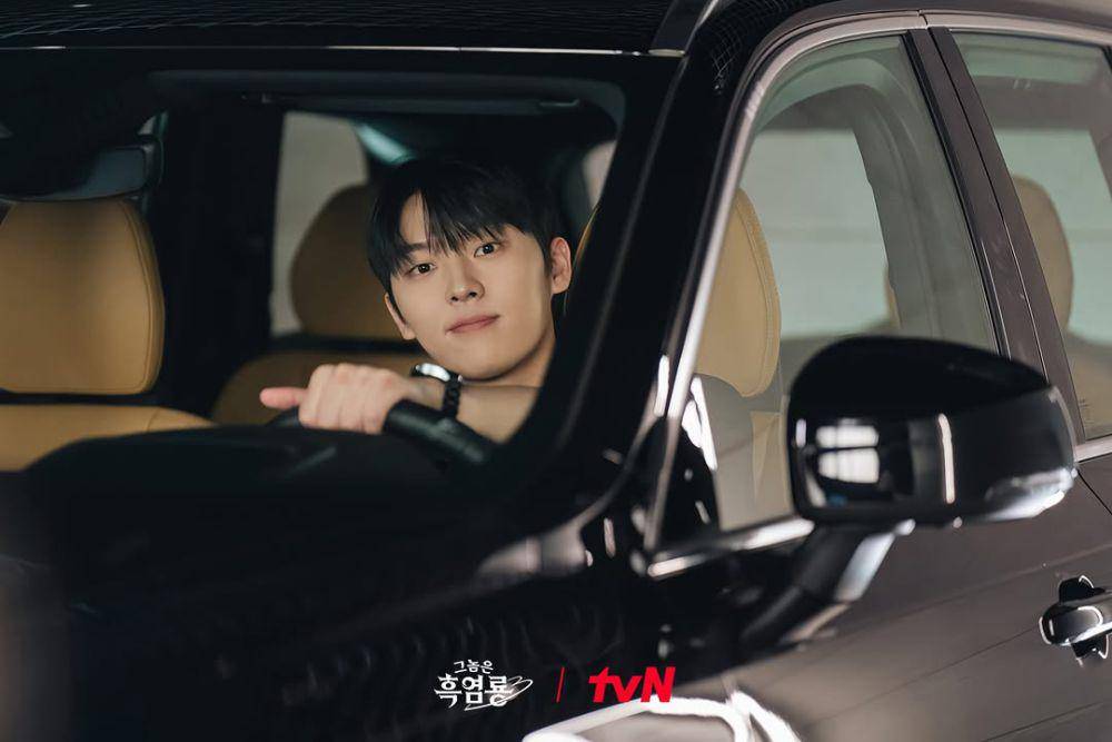 still cut My Dearest Nemesis (instagram.com/tvn_drama)