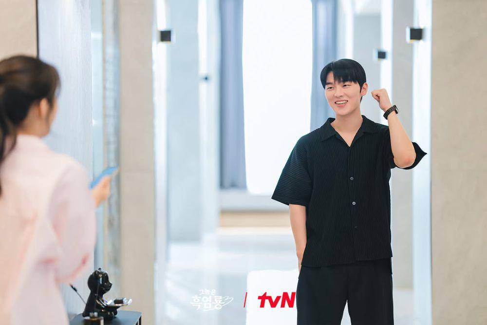 still cut My Dearest Nemesis (instagram.com/tvn_drama)