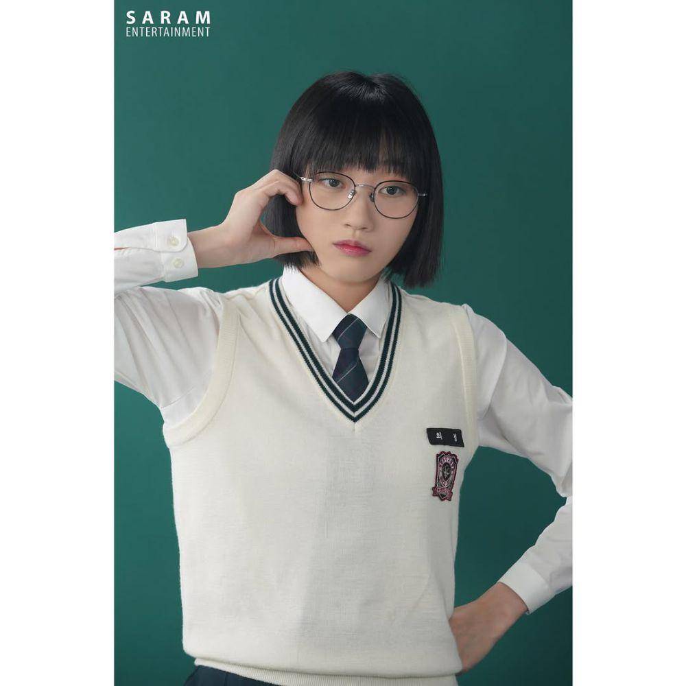 Oh Woo Ri (instagram.com/sarament_official)