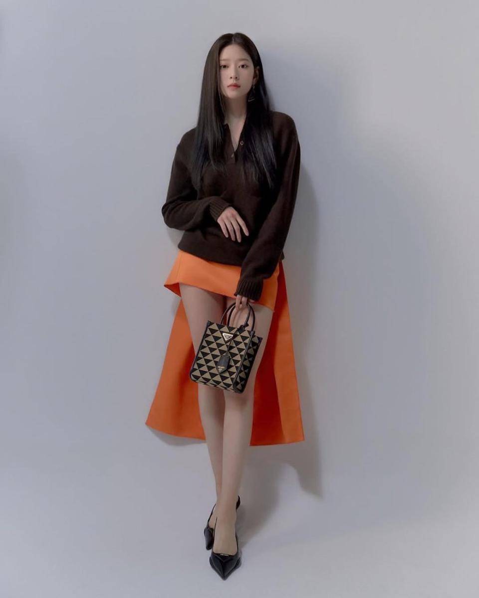 Kim Min Ju (instagram.com/minn.__.ju)