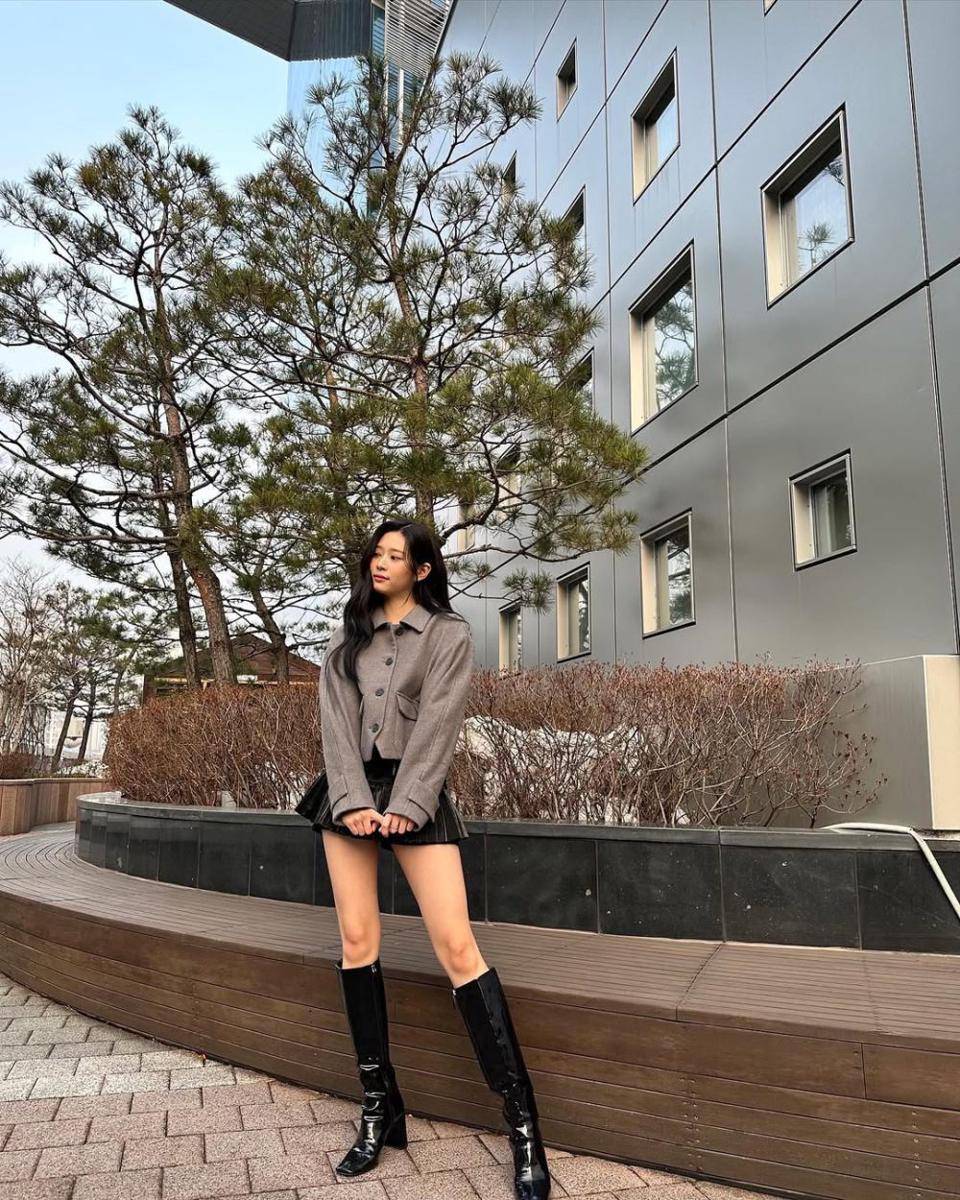 Kim Min Ju (instagram.com/minn.__.ju)