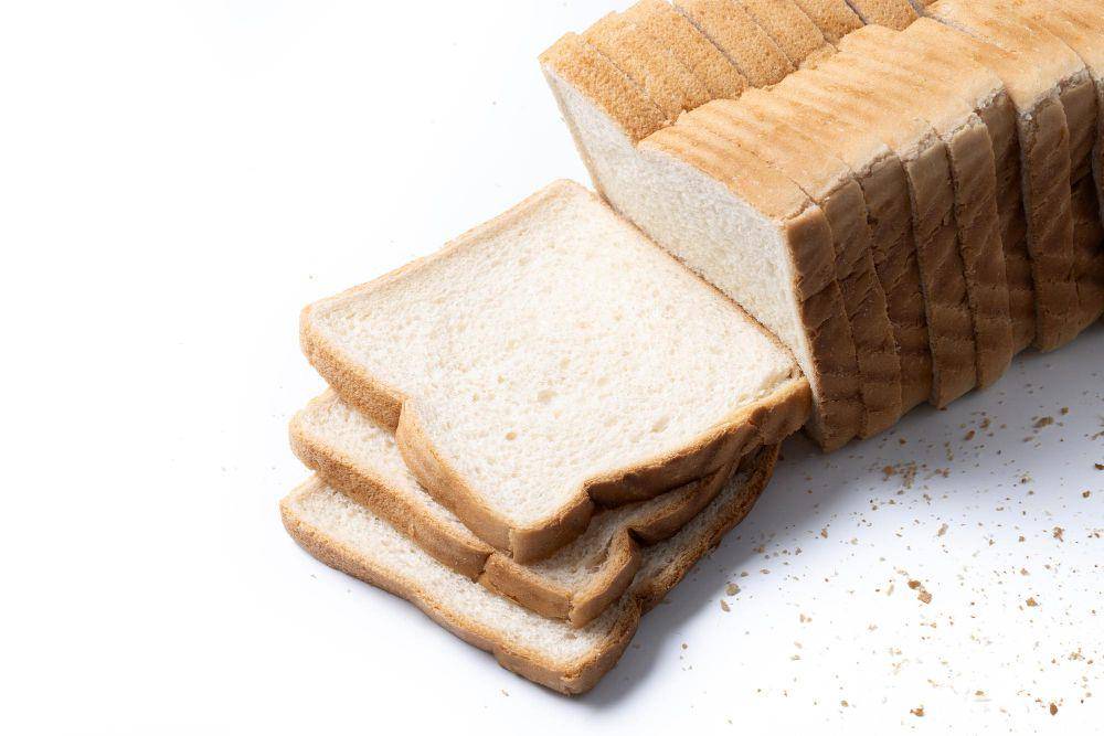 ilustrasi roti tawar (freepik.com/chandlervid85)