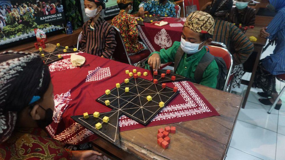 Bas-basan Permainan Tradisional Mengasah Keterampilan Anak