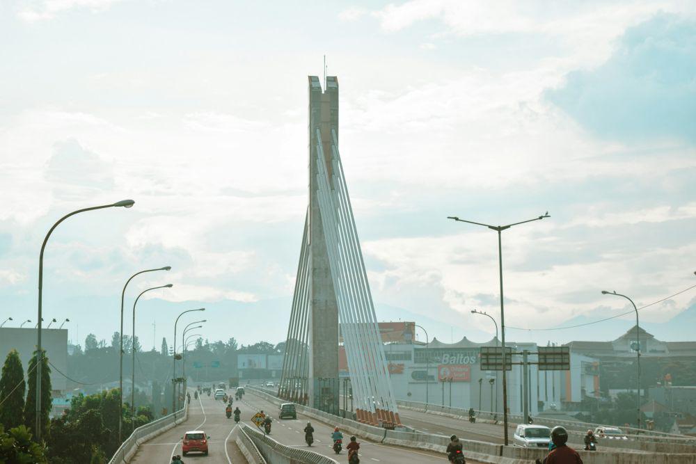 Ilustrasi Jembatan Layang Pasupati (Unsplash.com/Hani Fildzah)