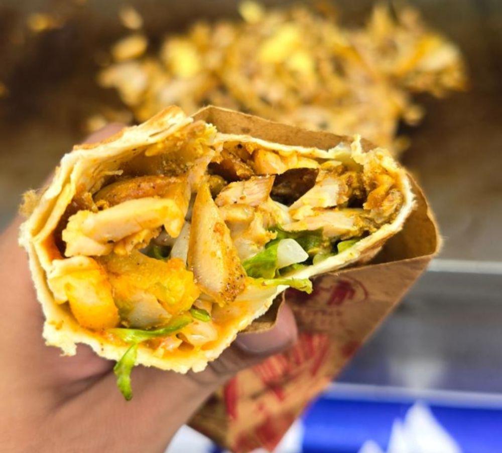 Bertabur Daging, Baba Adana Kuliner Kebab Palestina di Medan