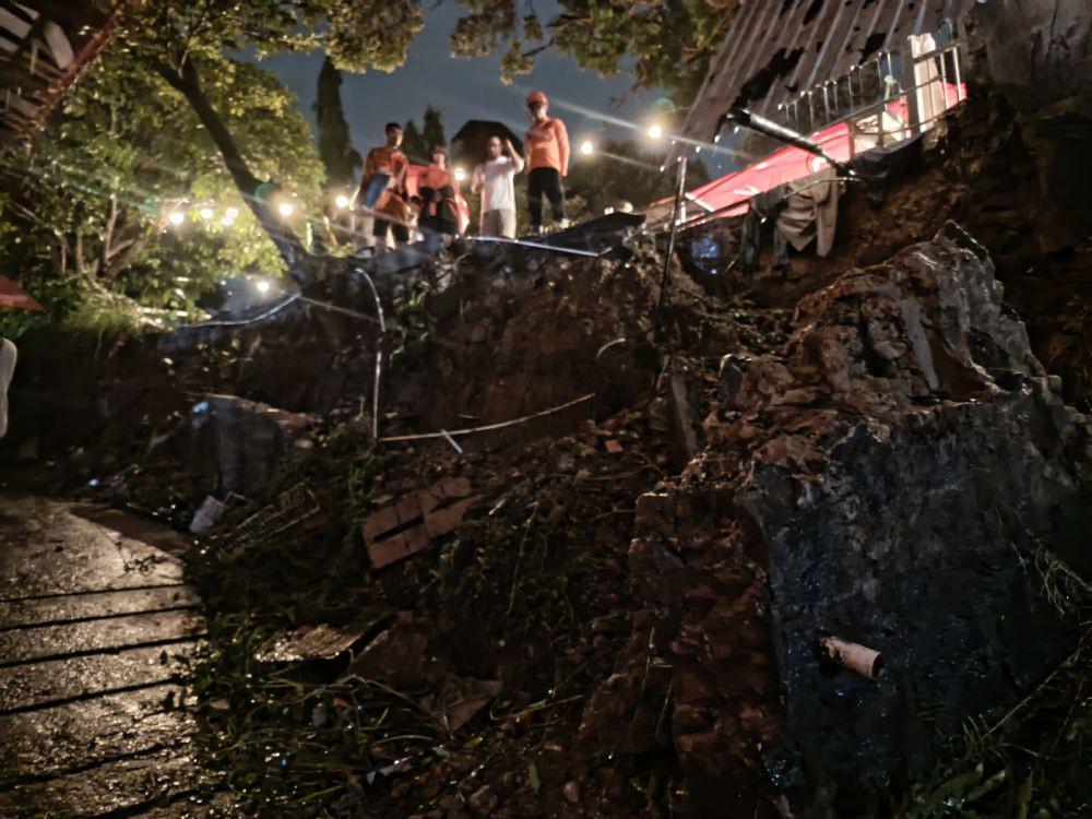 Longsor yang terjadi di Kota Bogor, Minggu (2/2/2025). (BPBD Kota Bogor).