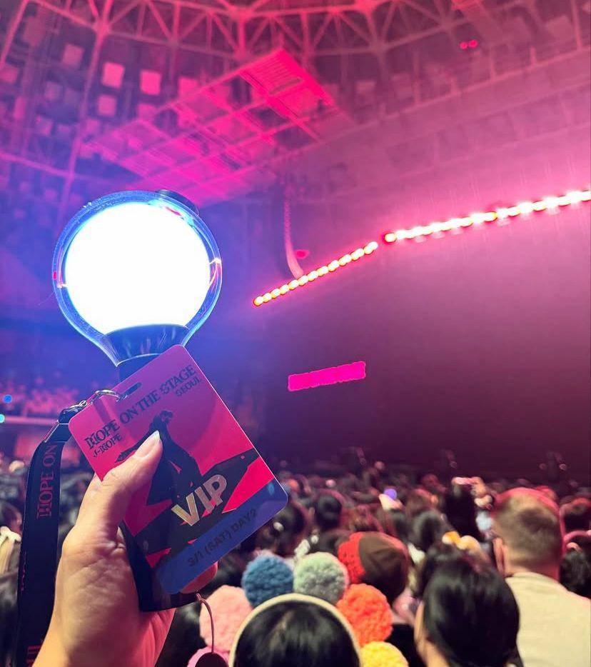 potret Vicky Shu nonton konser J-Hope BTS di Korea (Instagram.com/audimarissa)
