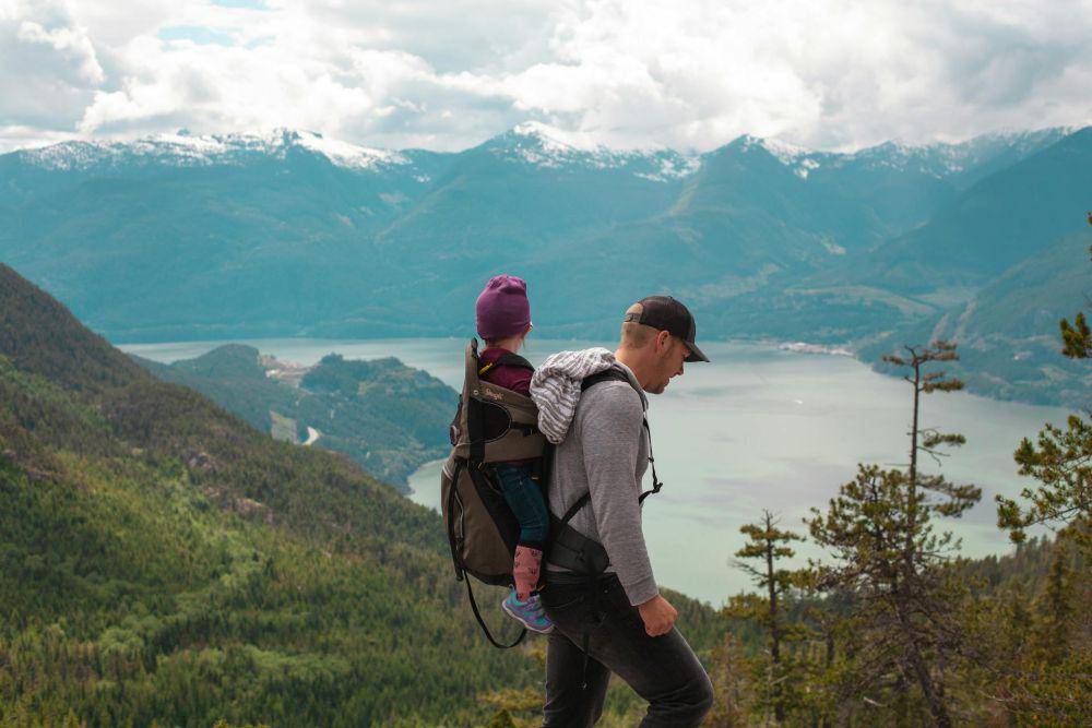 ilustrasi ayah dan anak (pexels.com/Josh Willink)