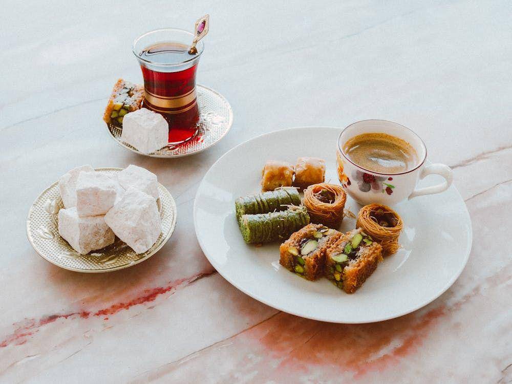 ilustrasi makanan manis (pexels.com/Lisa Fotios)