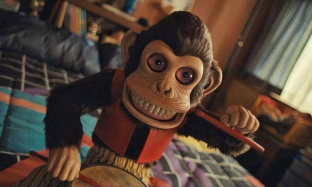 Review Film The Monkey, Penuh Adegan Gore dan Humor Gelap