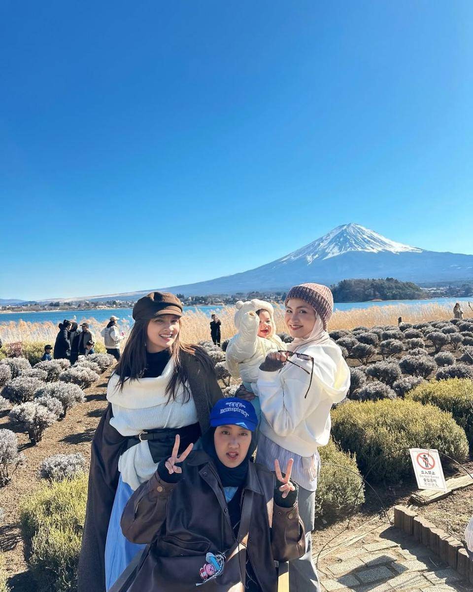 potret keluarga Sabrina Anggraini (instagram.com/sabrinaanggraini)