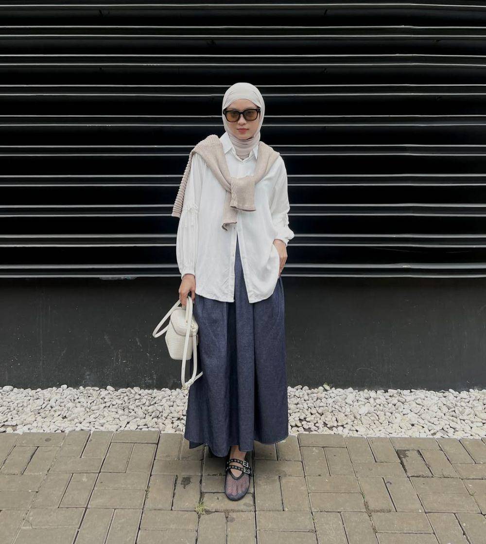 OOTD ala Nindi Ayuningtyas (instagram.com/nindiayg)