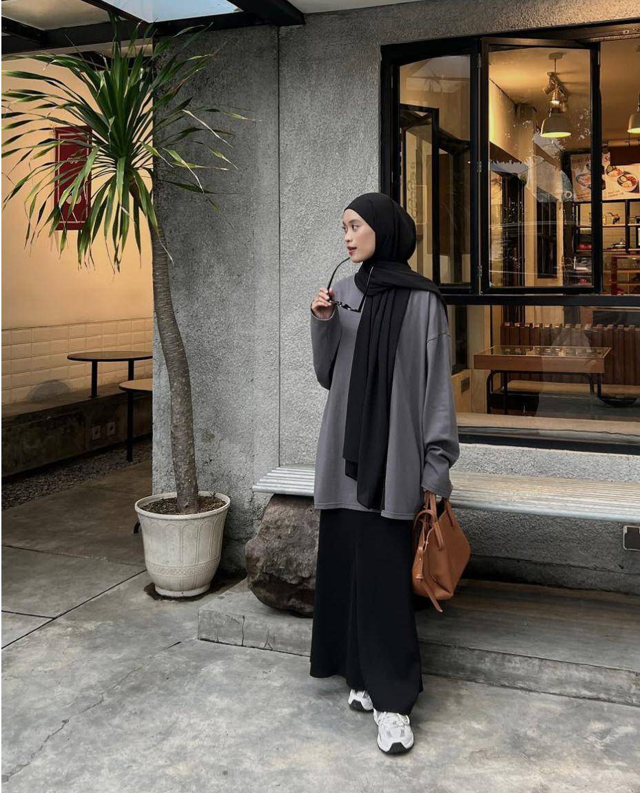 OOTD ala Nindi Ayuningtyas (instagram.com/nindiayg)