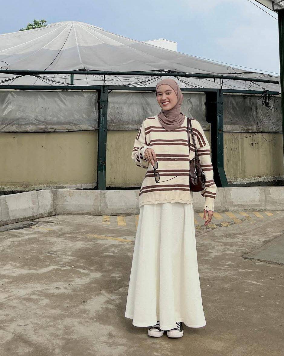 OOTD ala Nindi Ayuningtyas (instagram.com/nindiayg)