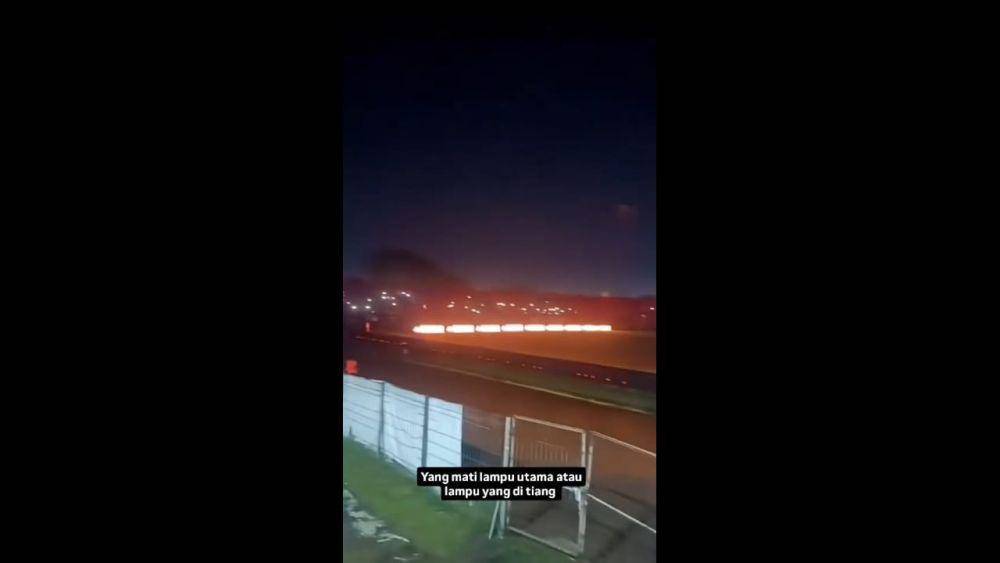 Kondisi mati lampu di Stadion Brawijaya Kediri. IDN Times/ istimewa
