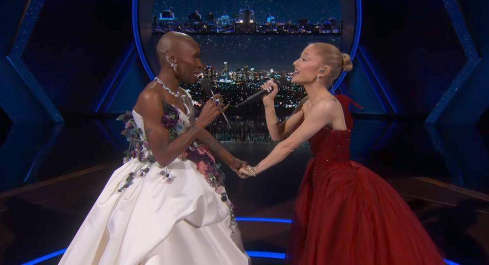 Ariana Grande dan Cynthia Erivo (dok. Disney Plus Hotstar/Academy Awards)