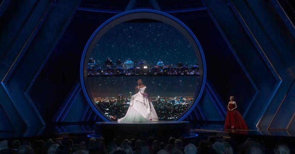 Ariana Grande dan Cynthia Erivo (dok. Disney Plus Hotstar/Academy Awards)