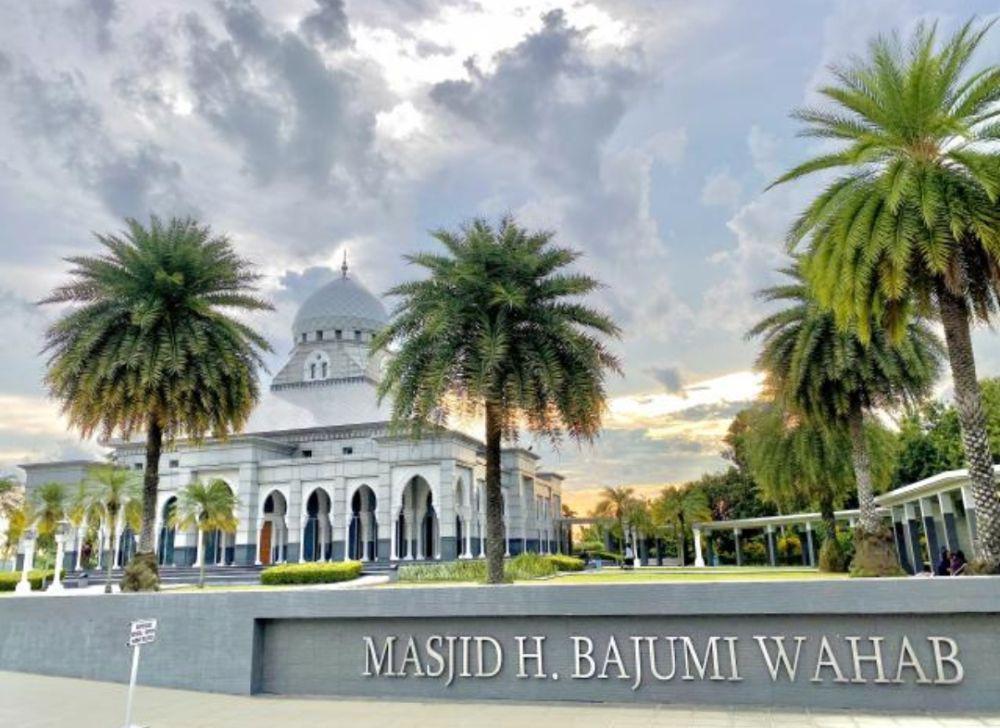 Indahnya Masjid H. Bajumi Wahab Ogan Ilir, Bikin Umat Betah Ibadah