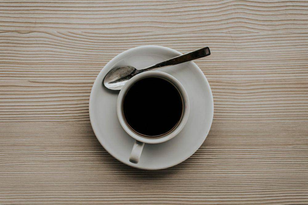 ilustrasi secangkir kopi hitam(pexels.com/Rodolfo Quirós)