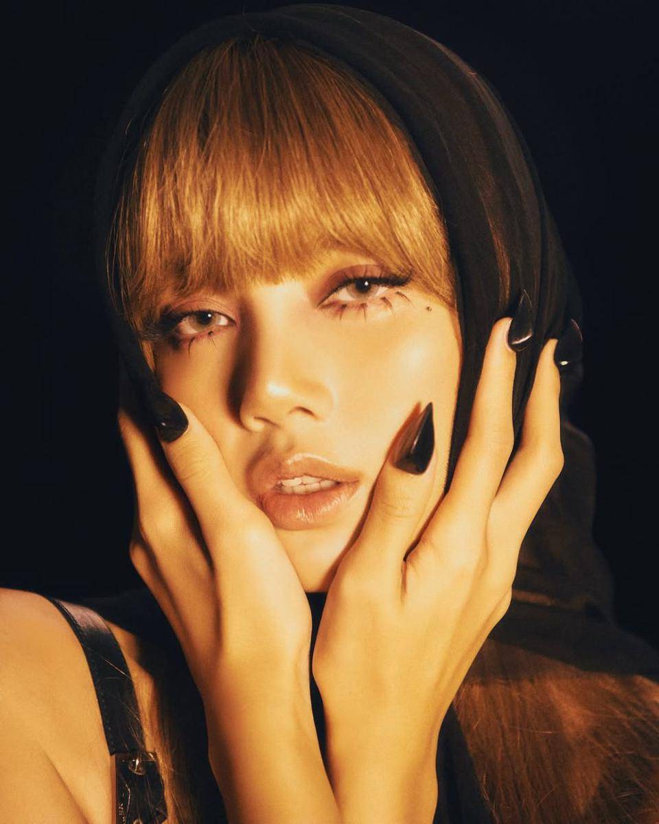 potret Lisa BLACKPINK (instagram.com/lalalalisa_m)