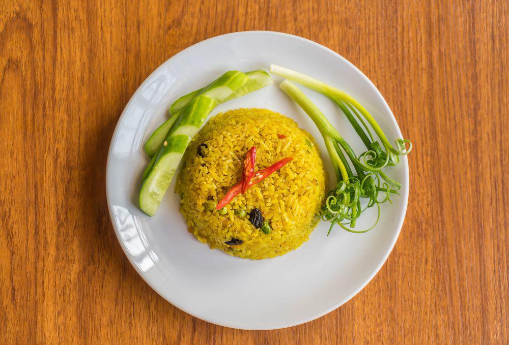 Resep Nasi Goreng Kunyit Ayam Suwir, Menu Simpel yang Bikin Nagih!