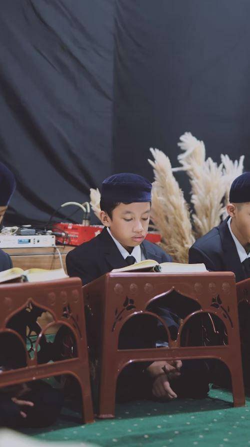 Vidi Aldiano khataman Alquran (Instagram.com/vidialdiano)