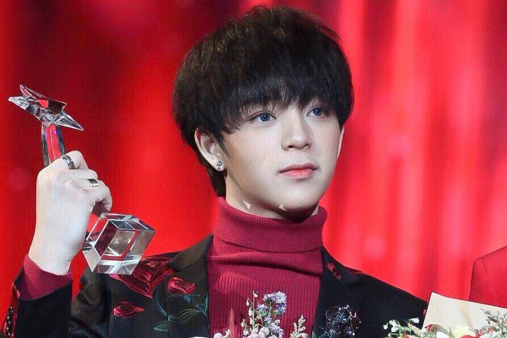 Bas Hatsanat menang penghargaan Kazz Awards 2018. (instagram.com/bbasjtr)