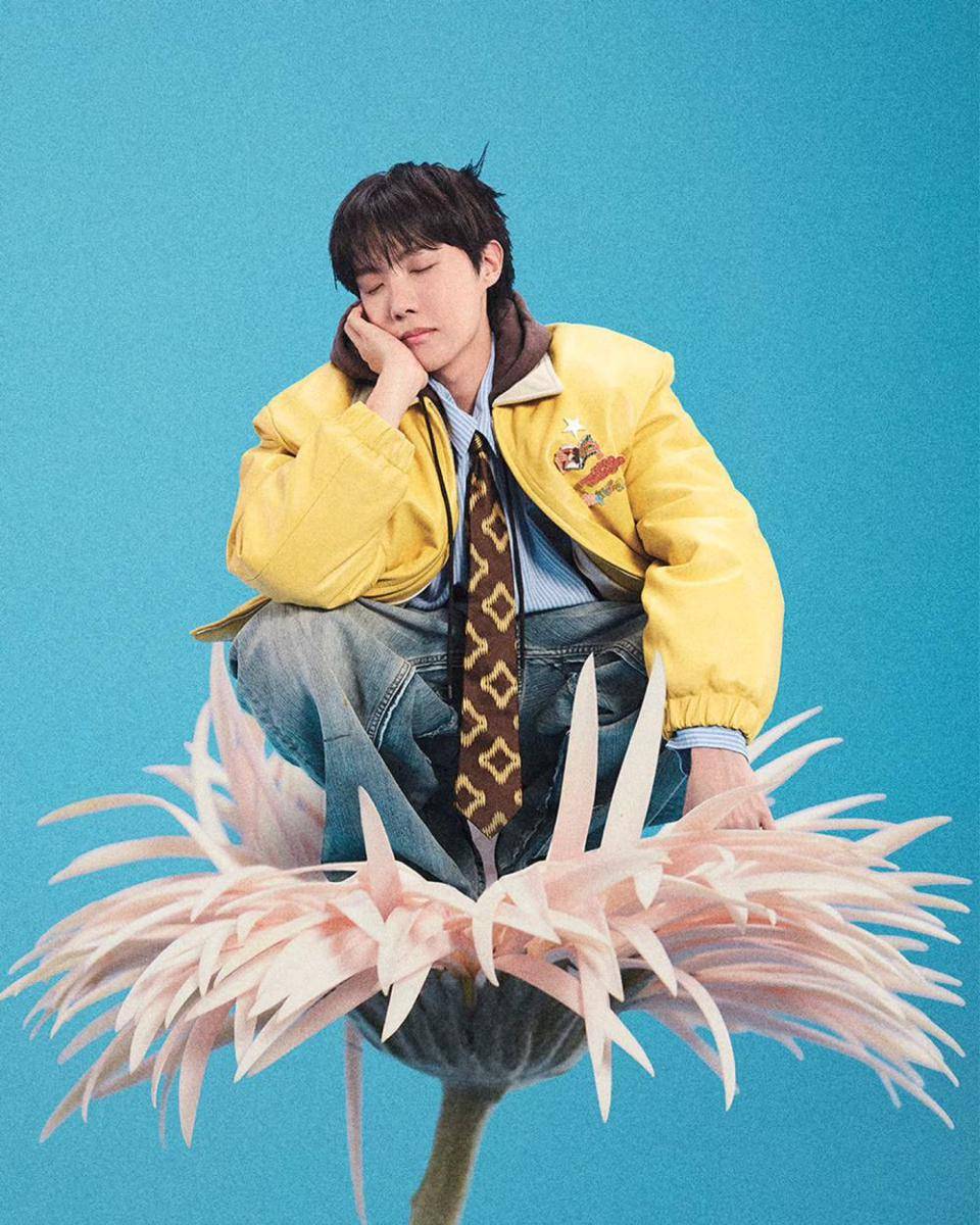 J-Hope BTS untuk Sweet Dreams (instagram.com/bts.bighitofficial)