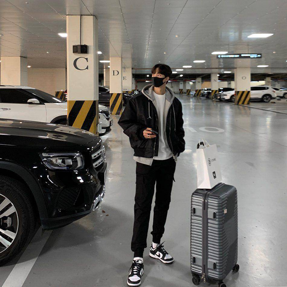 airport fashion untuk pria (instagram.com/leehk.k)