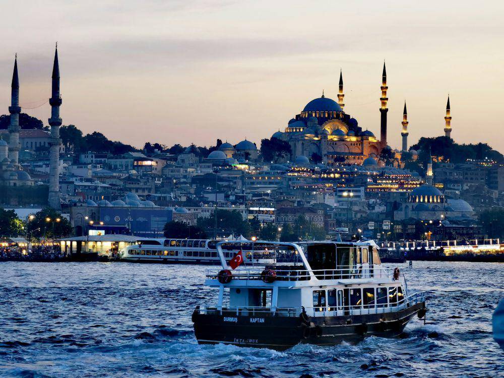 Istanbul, Turki (unsplash.com/Hussein A.Himmati)