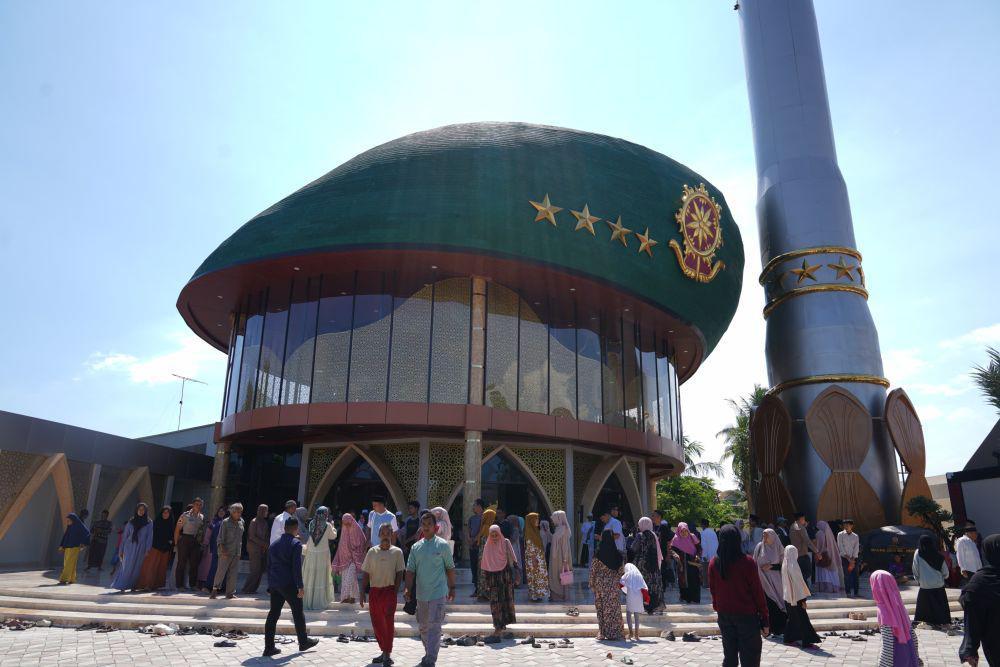 Panglima TNI Resmikan Masjid Kubah Baret Hijau di Pangandaran