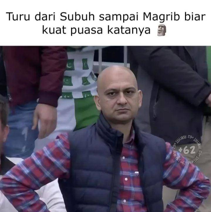 meme tidur saat puasa (instagram.com/rakyat_plus_62)