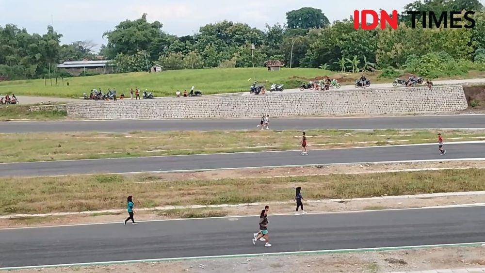 Sirkuit di Kelurahan/ Kecamatan Parang jadi tempat favorit ngabuburit. IDN Times/ Riyanto.